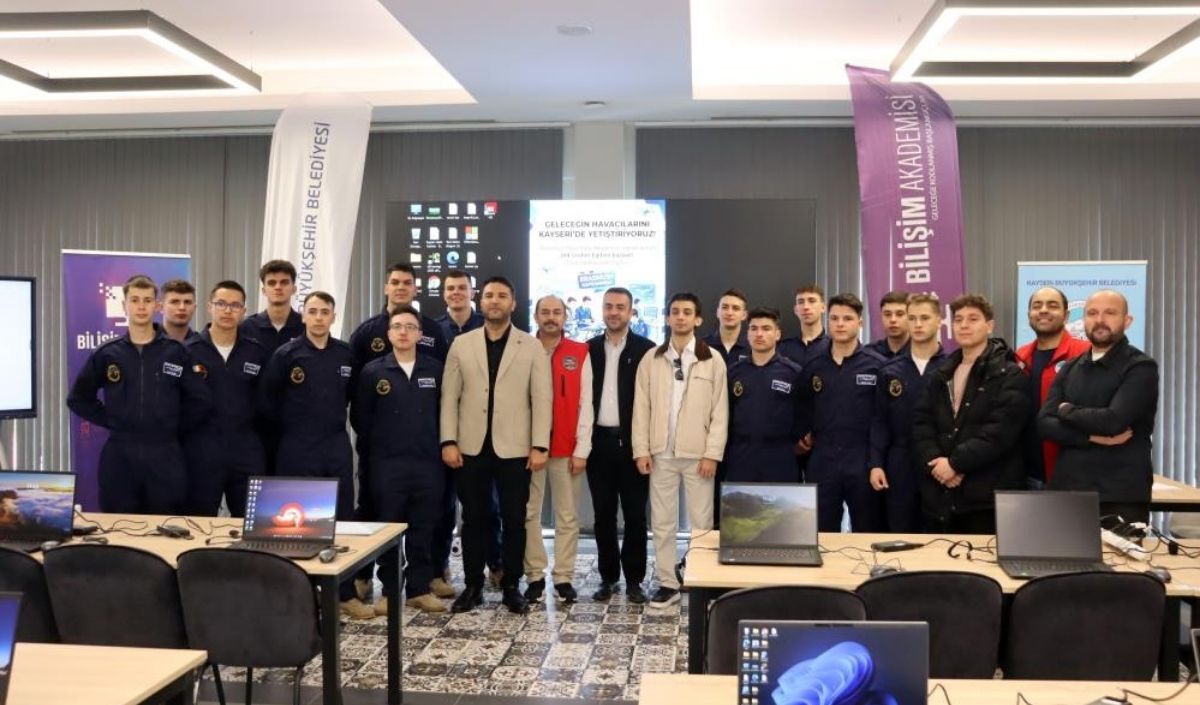 Öğrencilere İha Eğitimi (1)