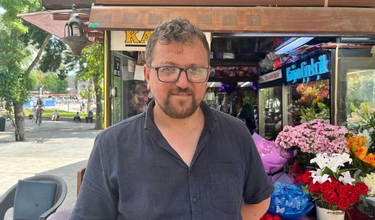 20 Yıllık Esnaf Babasına Çiçek Alan Sadece Bir Kişi Gördüm (3)
