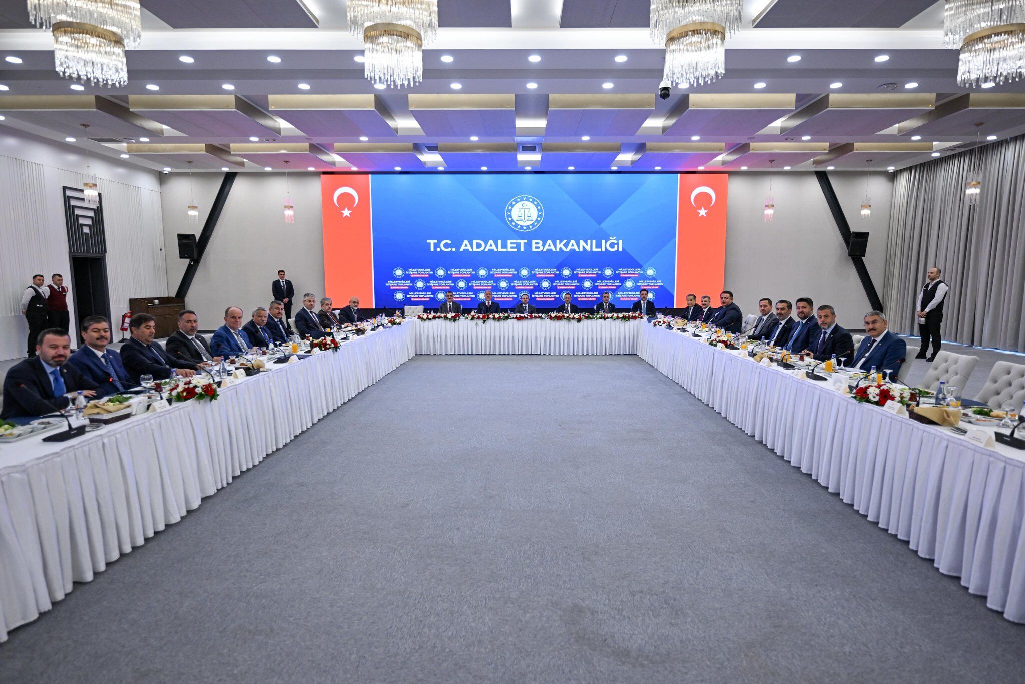 Akp Vekilleri Adalet Toplantisi (2)