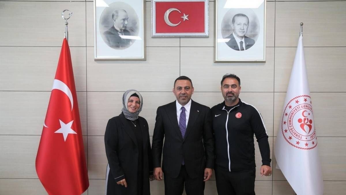 Bakan Yardimcisi Yerlikaya Yaytansay Kulubu (1)