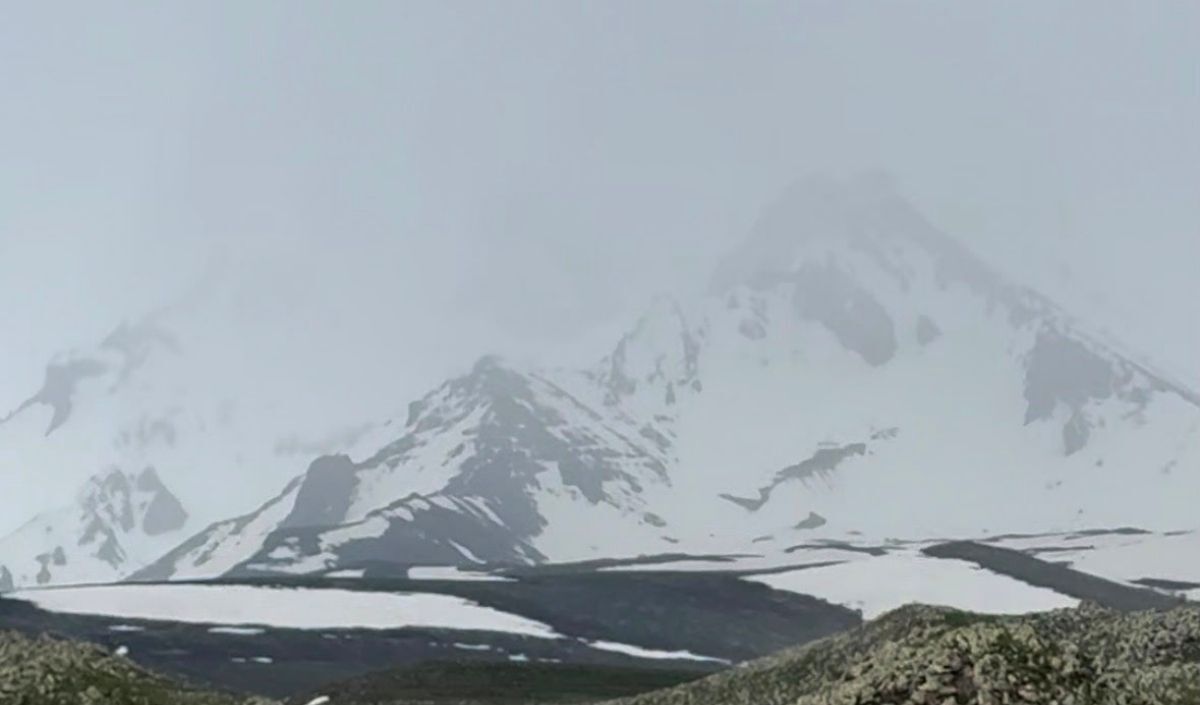 Erciyes Dağı'nın Zirvesine Kar Yağdı (2)