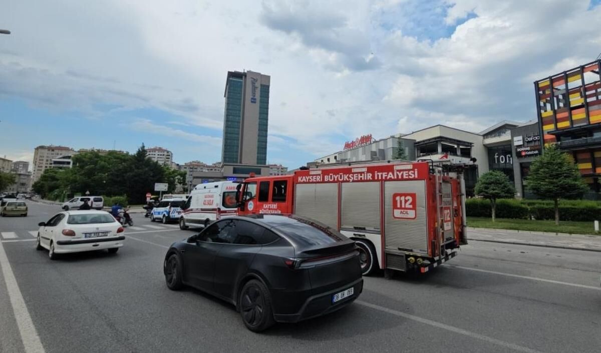Forum Kayseri Bomba Paniği (2)