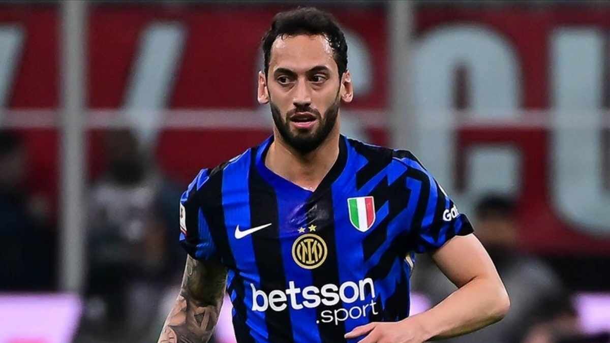 Hakan Calhanoglu Fenerbahce Hakan Safi (5)