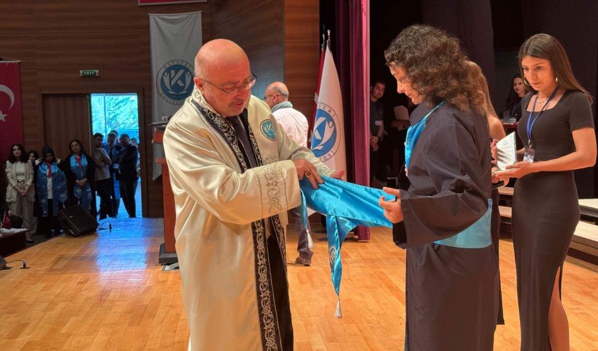Kayseri Üniversitesi Ahilik Geleneğini Yaşatıyor Mezunlara Şed Kuşatıldı (2)