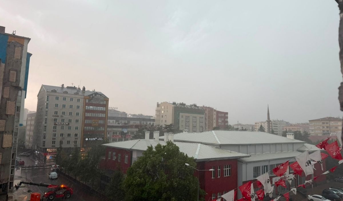 Kayseri’de Sağanak Ve Gök Gürültülü Yağış (1)