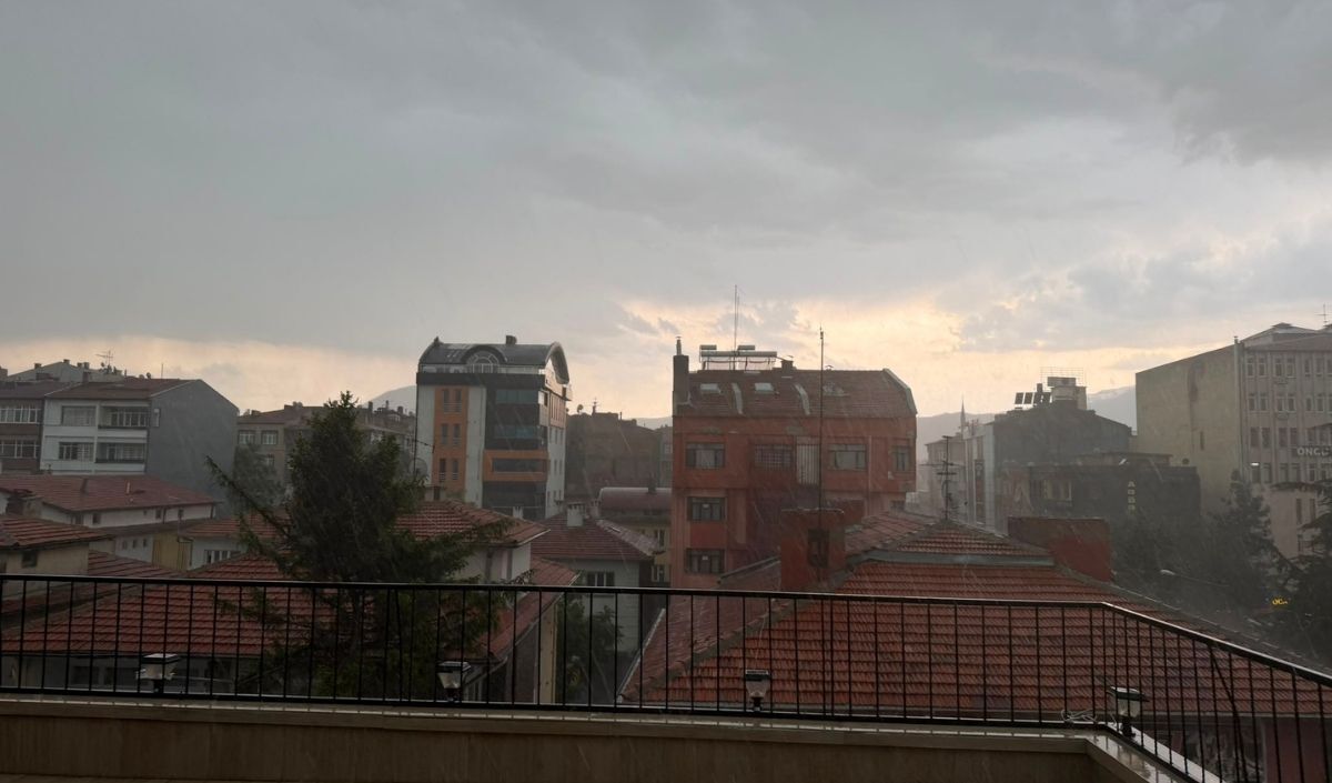 Kayseri’de Sağanak Ve Gök Gürültülü Yağış (3)