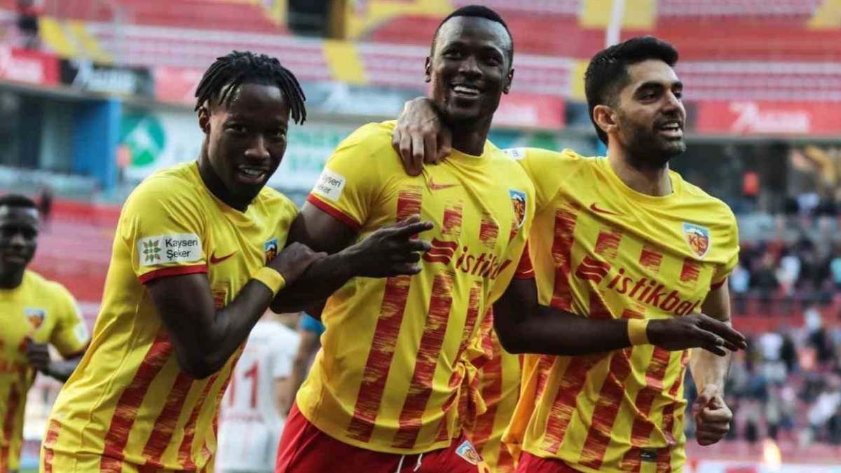 Mame Thiam Kayserispor Ihtimali Var Mi (3)
