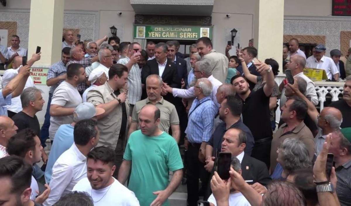 Özgür Özel Bize Bina Da Otobüs De Lazım Değil (3)