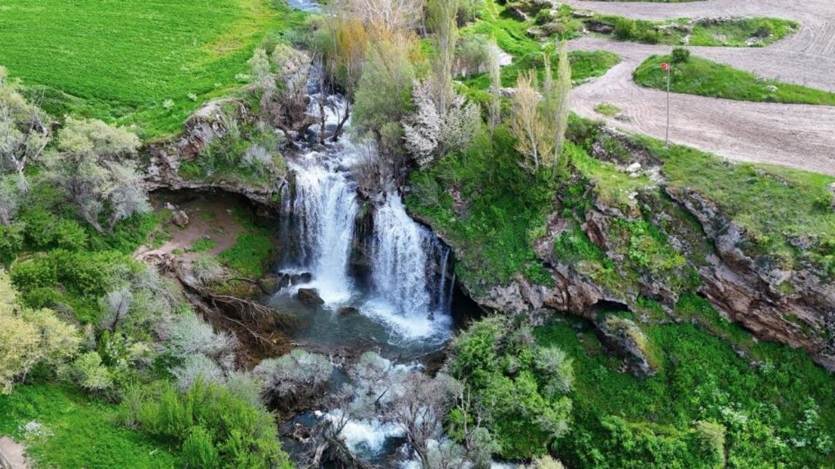 sivas Değirmenaltı Şelalesi 
