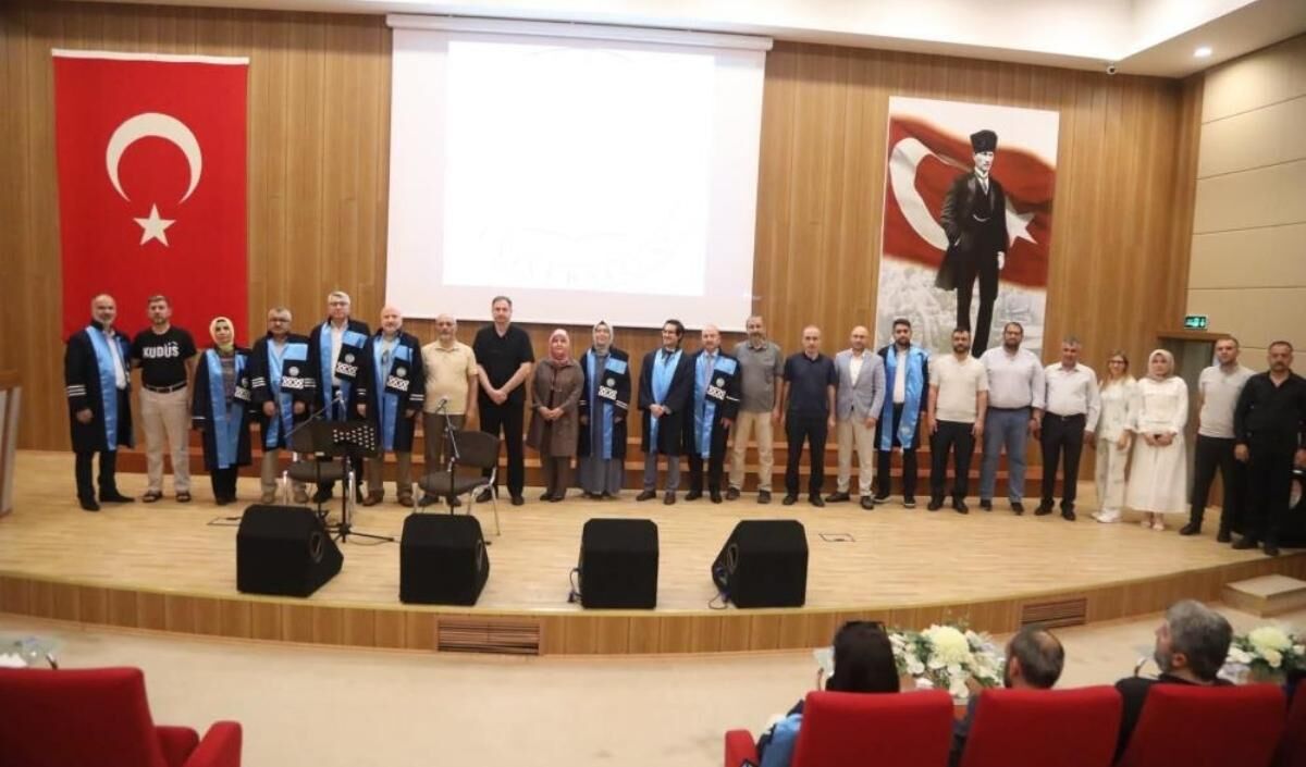 Kayseri Üniversitesi İlahiyat Fakültesi Ilk Mezun (2)