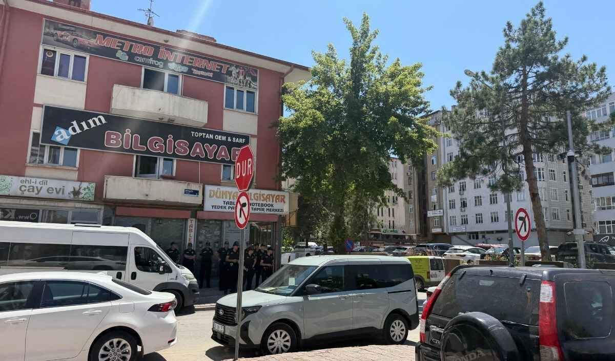 Chp Ile Yeni Parti Üyeleri Arasında Kavga Çevik Kuvvet Tarafları Ayırdı (1)