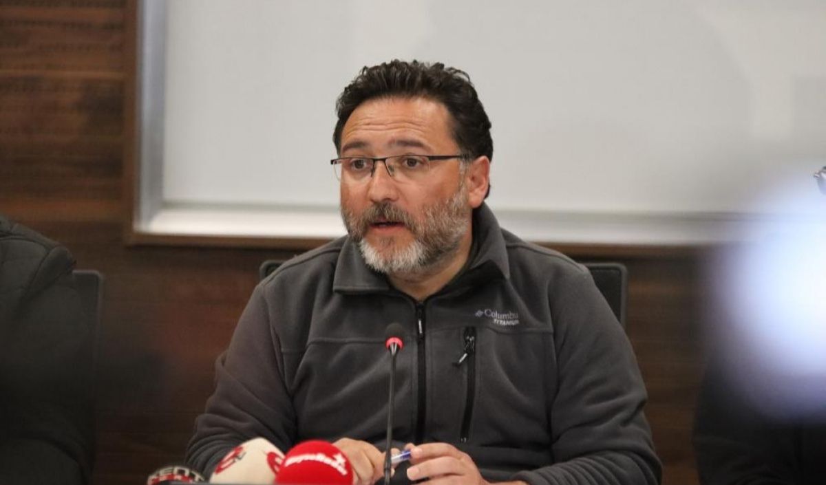 Gökmen Çiçek'i Tanıyamadı! Deprem Bölgesindeki O Görüntü Gündem Oldu (1)