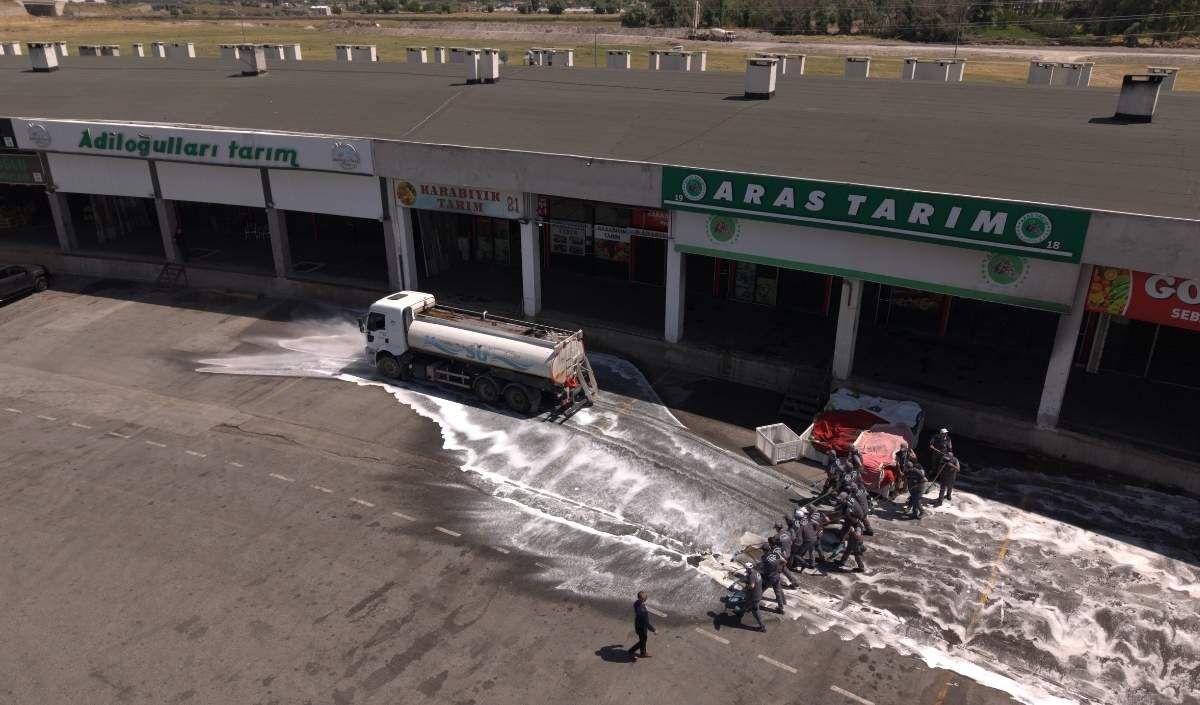 Kayseri Hal Kompleksi'nde Kapsamlı Temizlik Yapıldı (1)