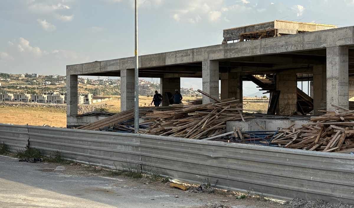 Kayseri'de Inşaatta Düşen Işçi Hastaneye Kaldırıldı (1)
