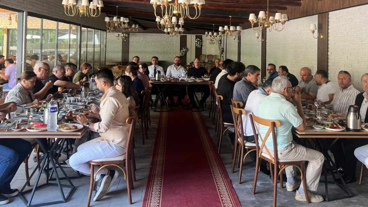 Nevkayder Yeni Yonetimi Bir Araya Geldi (3)