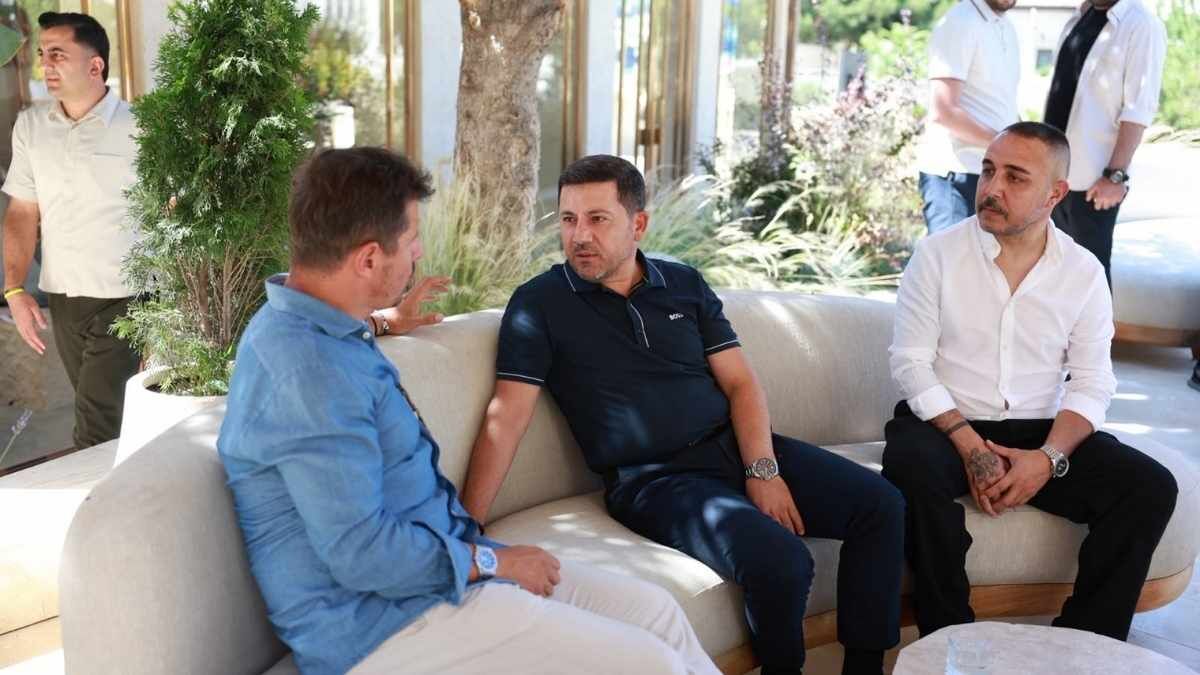 Rasım Arı Emre Belozoglu 1