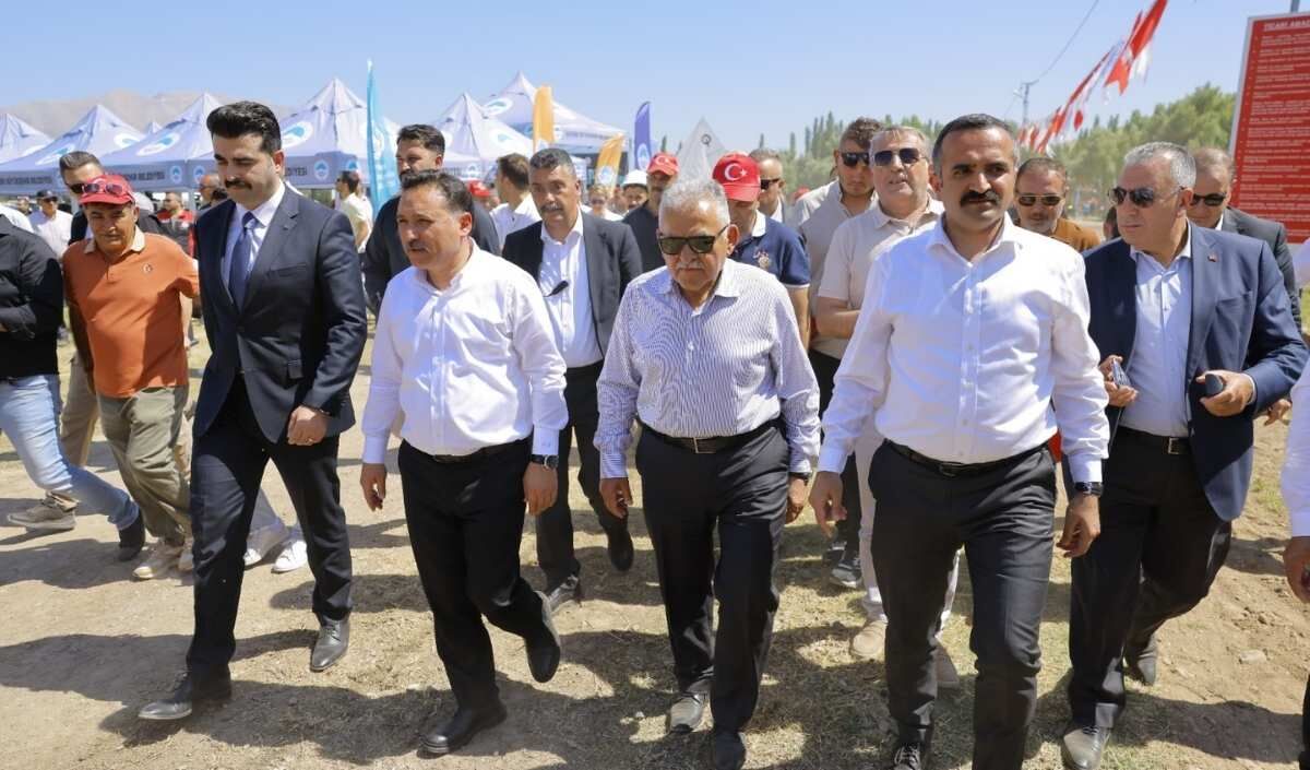 Vali Çiçek'ten Dikkat Çeken Büyükkılıç Çıkışı Büyük Takdirle Karşılıyorum (3)