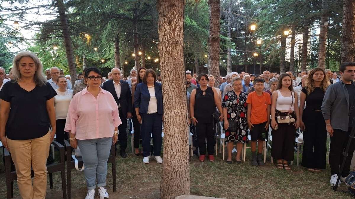 Yenı Partı Askın Genc 3
