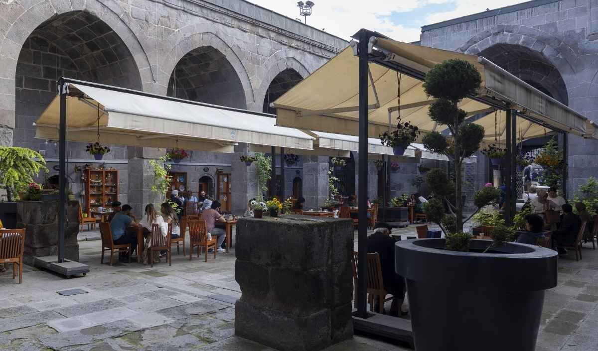 788 Yıldır Ayakta! Kayseri’nin Tarih Kokan Merkezi Ziyaretçilerini Bekliyor (2)
