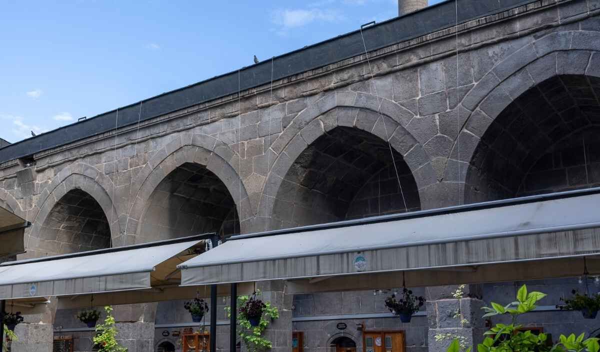 788 Yıldır Ayakta! Kayseri’nin Tarih Kokan Merkezi Ziyaretçilerini Bekliyor (3)