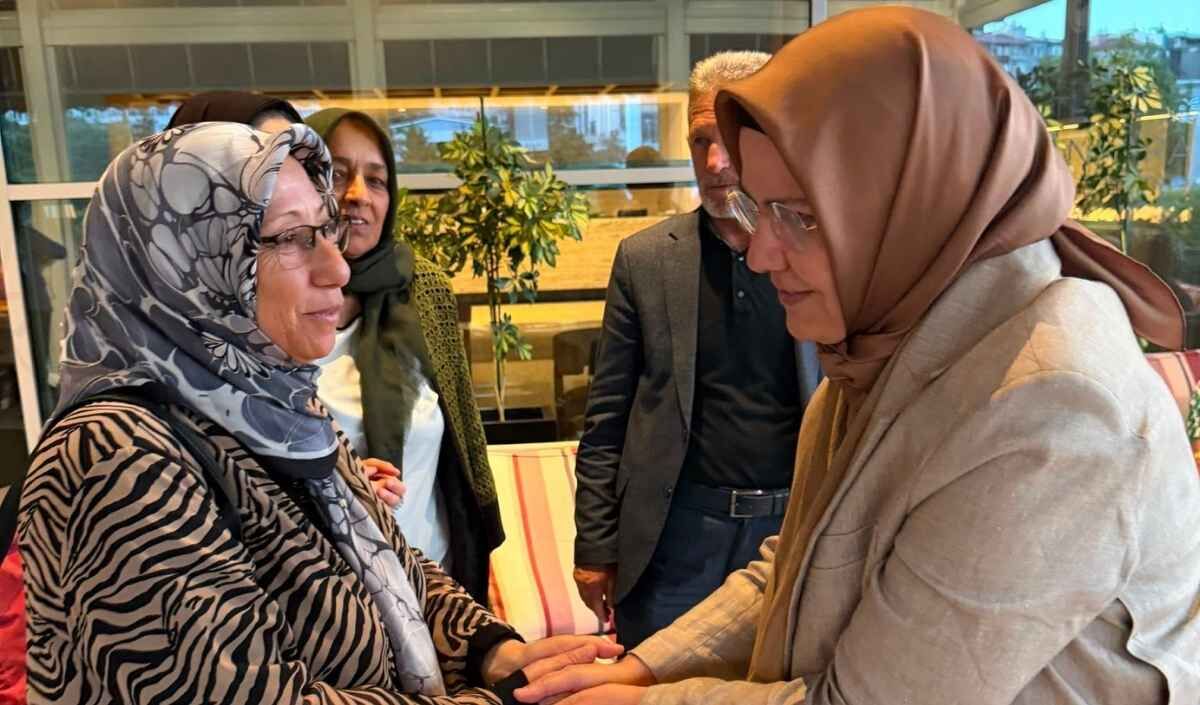 Ayşe Böhürler’den ‘Terör’ Mesajı (3)