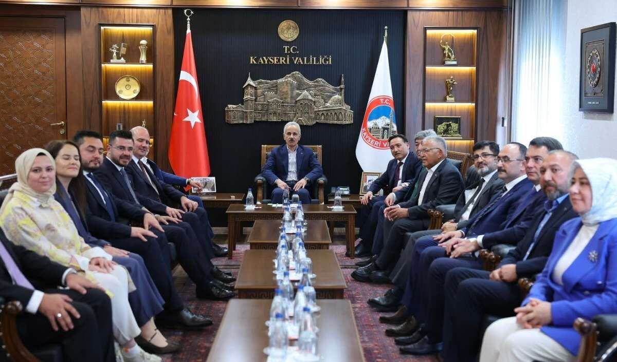 Bakan Uraloğlu’ndan Kayseri Valisi Gökmen Çiçek’e Ziyaret (2)