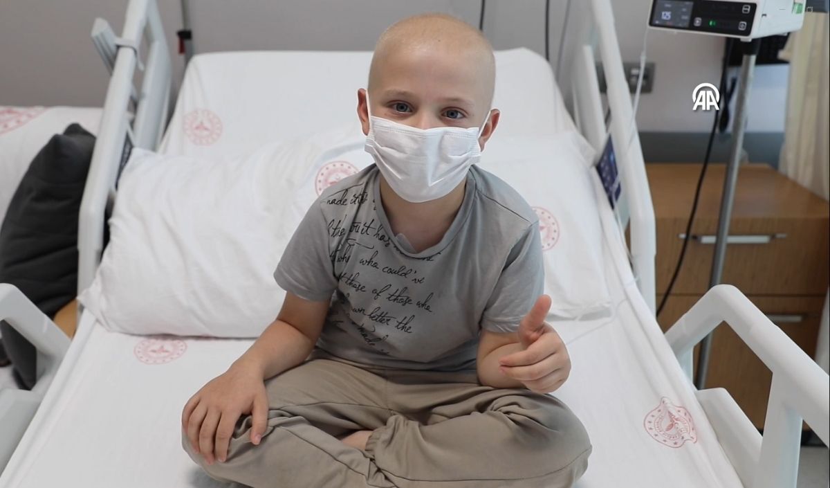 Cocuk Tumor Karnindan Cikti