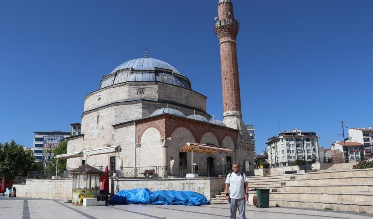 Kabeye Yuruyerek Gidiyor (3)