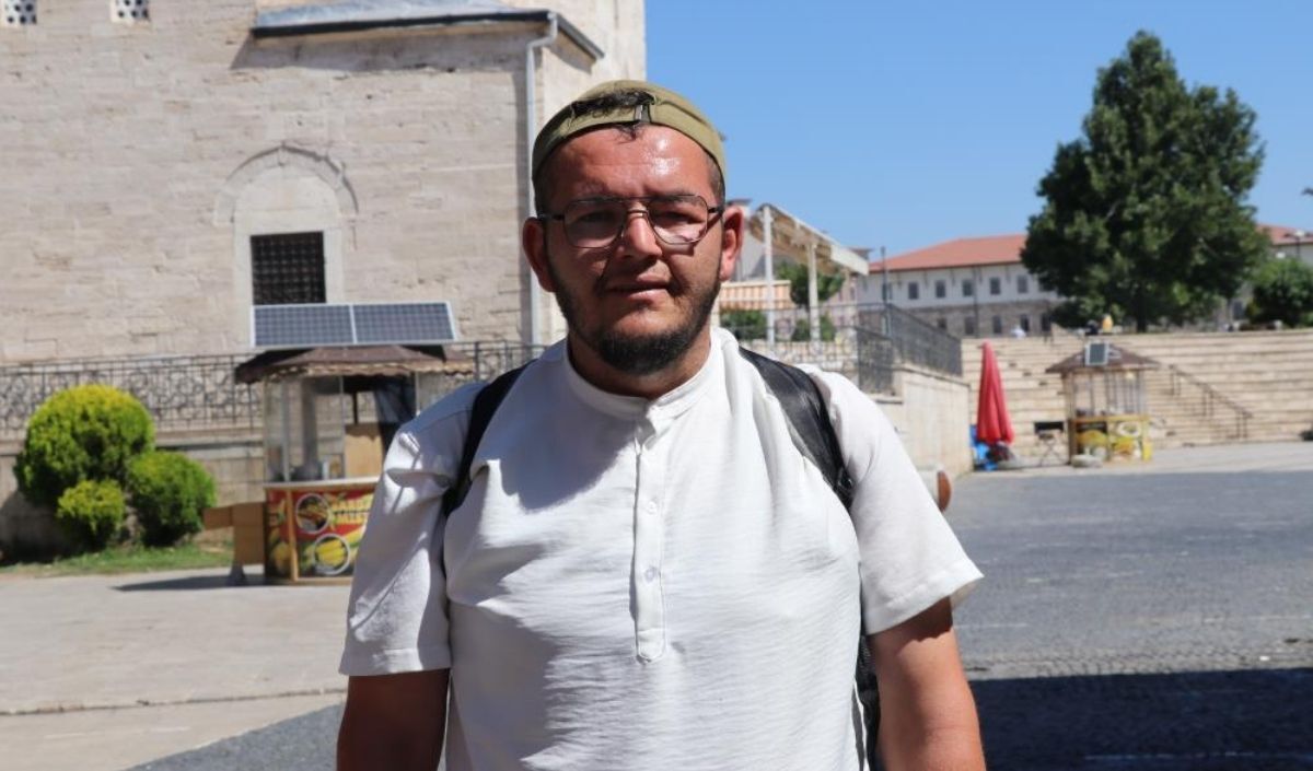 Kabeye Yuruyerek Gidiyor (5)