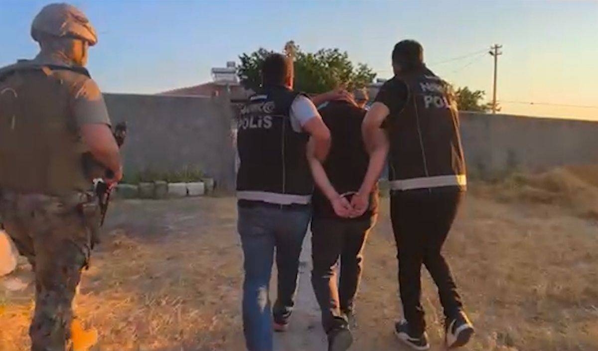 Kayseri Uyusturucu Operasyonu 5 Kisi Tutuklandi (2)