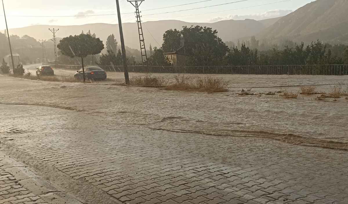 Malatya Kayseri Yolunda Sağanak Engeli! (3)