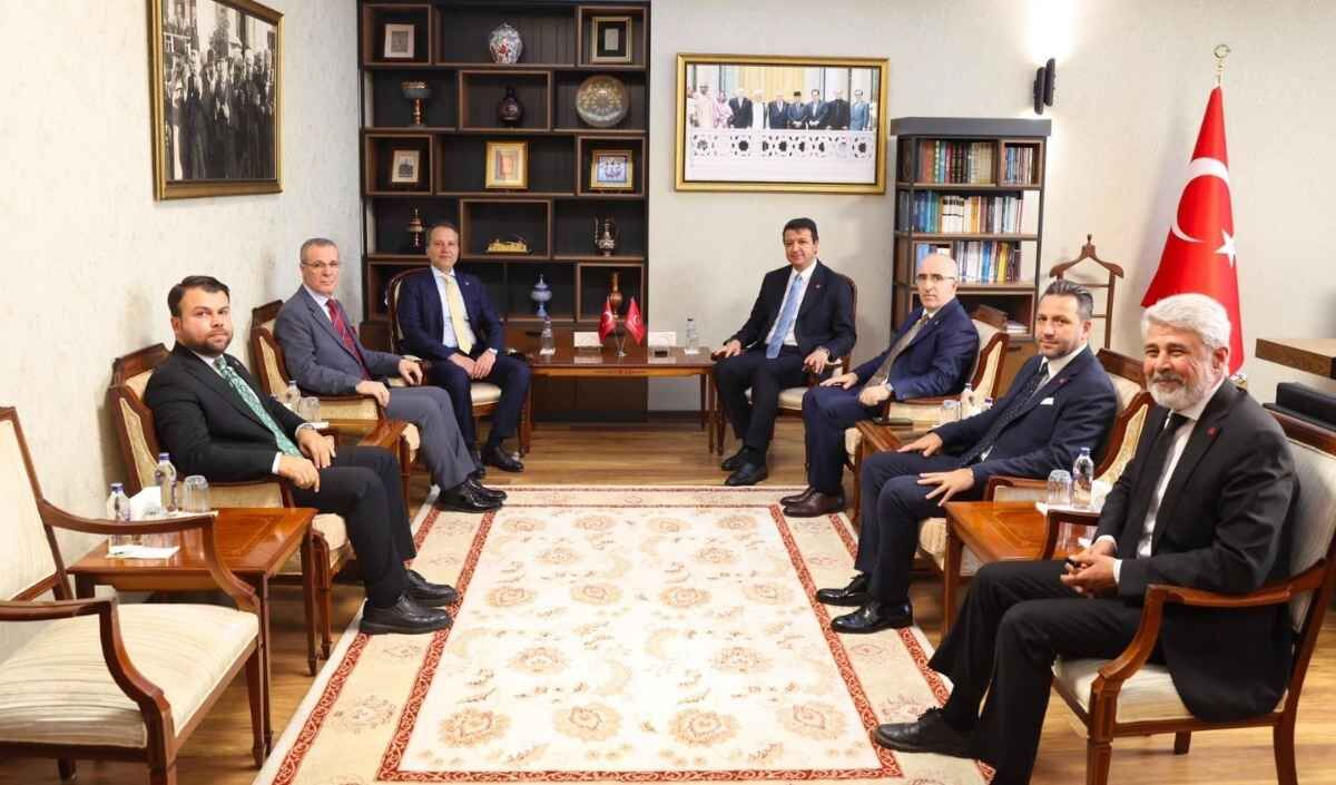 Yeni Ittifak Mı Geliyor Erbakan Ve Arıkan Bir Araya Geldi (4)