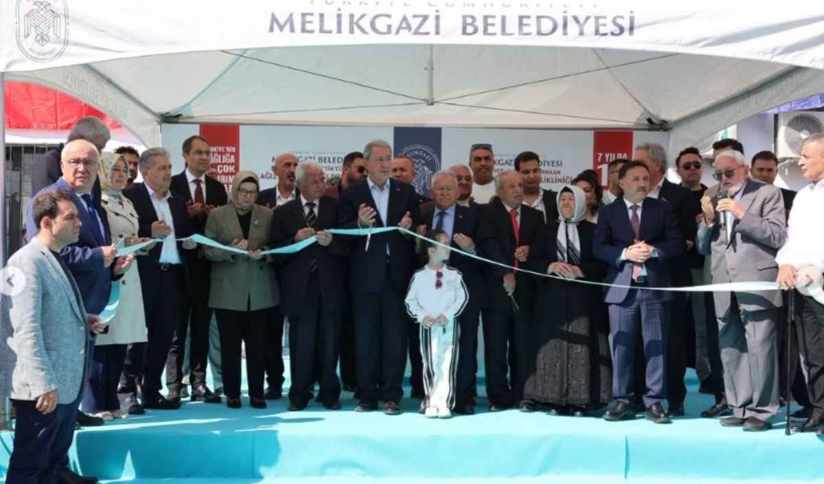 Kayseri’ye yeni diş hastanesi polikliniği açıldı!