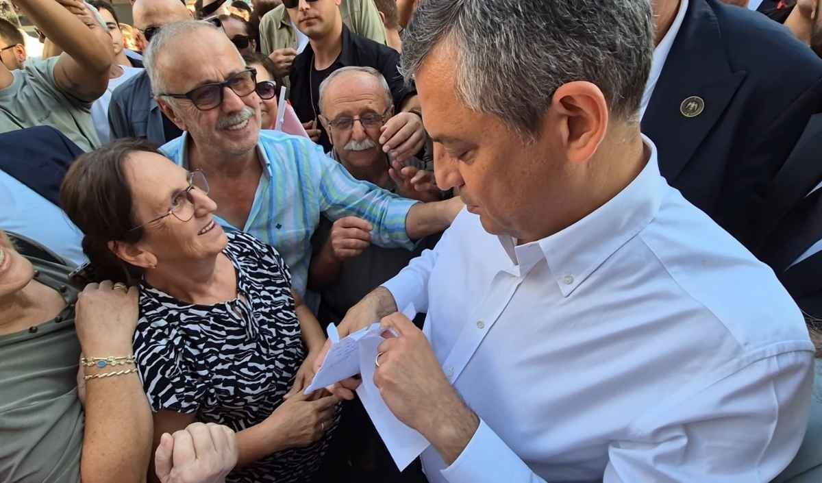 Yeni Parti'de Rozetler Takıldı! Özgür Özel Belediye Başkanları Ile Buluştu (1)