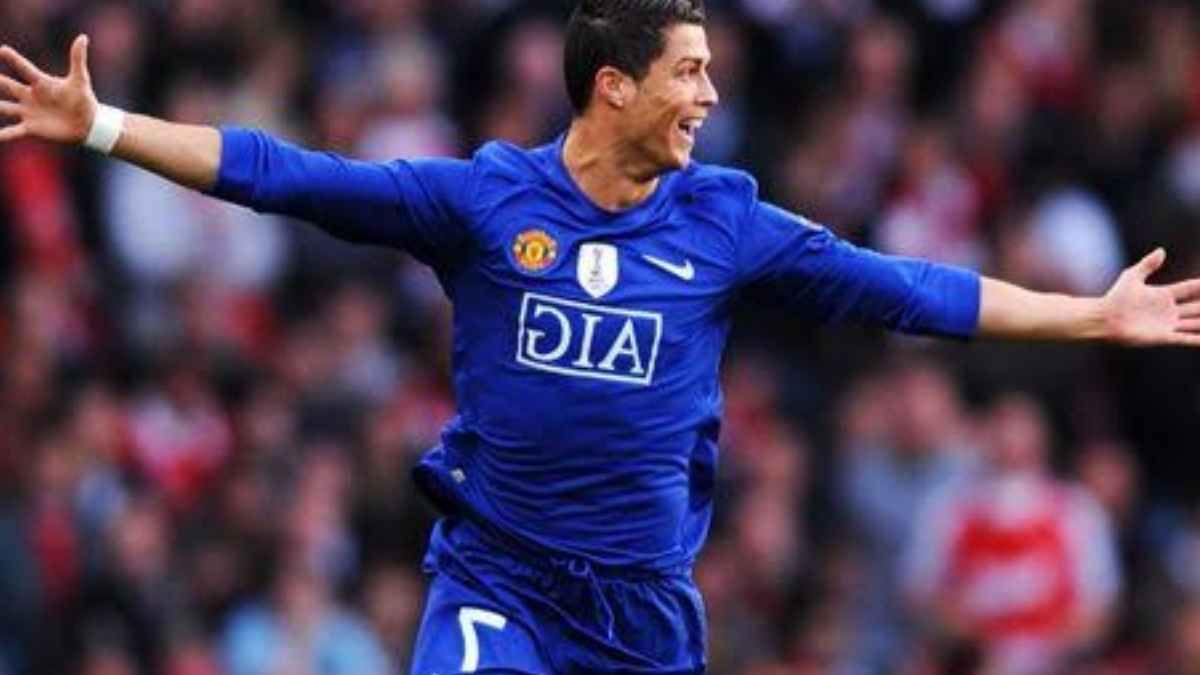 O dönem çıktığı her maçta fırtınalar estiren Cristiano Ronaldo aynı zamanda Golden Foot (Altın Ayakkabı) ödülünü de kaznamayı başarmıştı. 