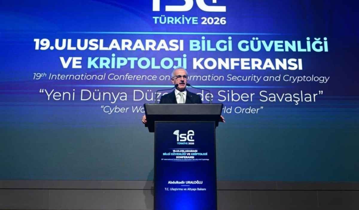 Bakan Uraloğlu: 15 yaşını doldurmamış çocuklara sosyal ağ hizmeti sunulması sınırlandırıldı!