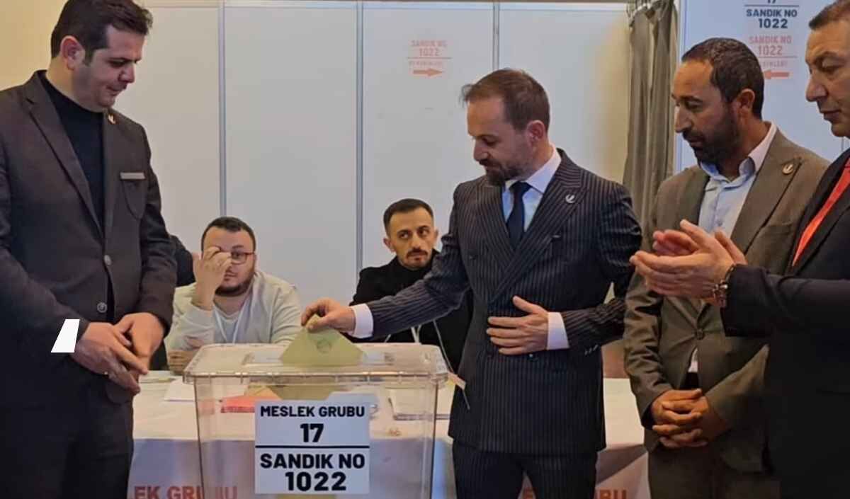 YRP İl Başkanı Özcan: Herkesin gönlünde bir aslan yatıyor